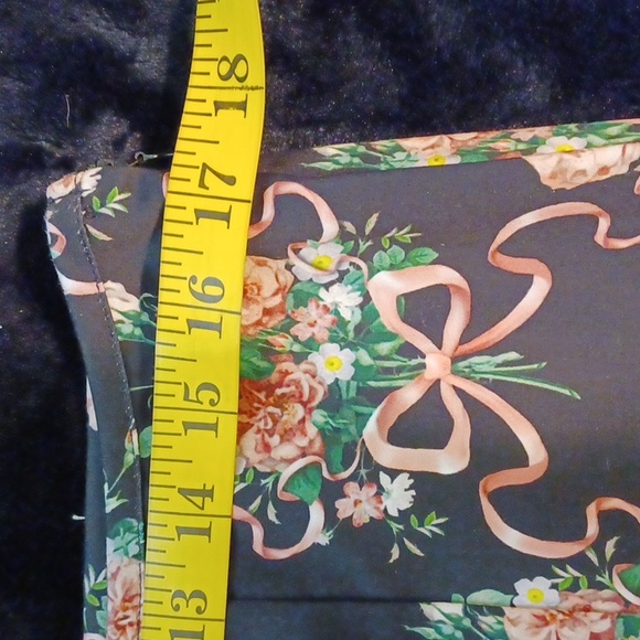 DOLLSKILL WIDOW XXL BLACK/floral ribbon print lace up front and gaters zip side - Picture 8 of 10